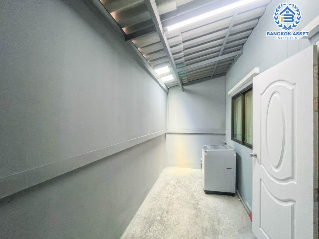 *****ทาวน์เฮ้าส์มือสองย่านสมุทรปราการ ม.วิเศษสุขนคร โครงการ16 ประชาอุทิศ90 เนื้อที่ 18 ตร.ว. ฟังก์ชัน 3 ห้องนอน 2 ห้องน้ำ 1 ที่จอดรถ แถมฟรี! 2 เครื่องปรับอากาศ บนทำเลแห่งการเดินทาง เชื่อมต่อถ.ประชาอุทิศ, ถ.กาญนาภิเษก, ถ.ครุใน จองเลย!